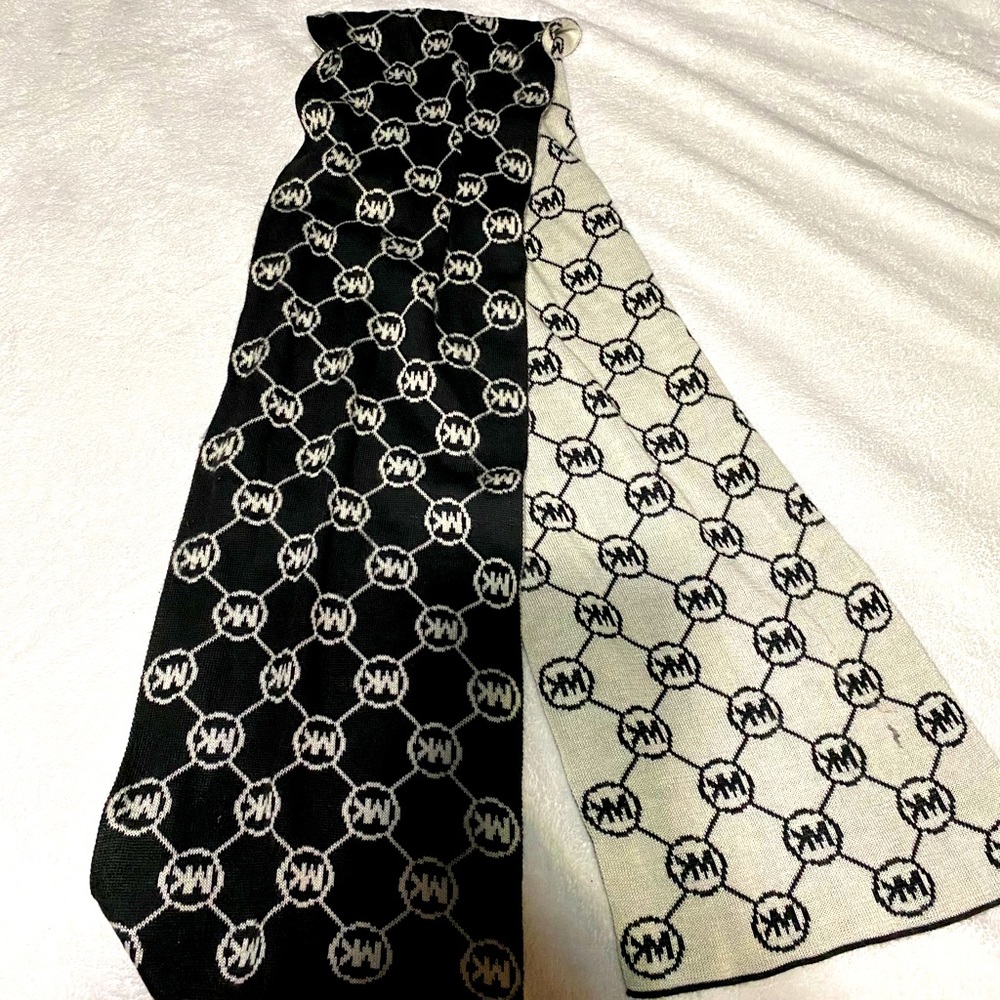 Micheal Kors Scarf